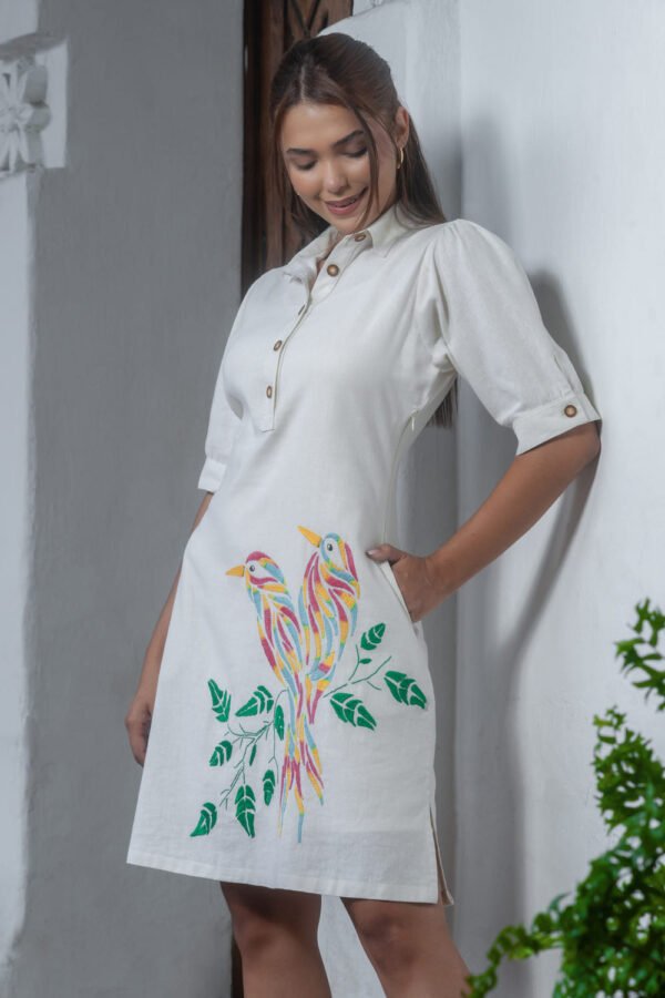 05375Vestido Chalis Blanco con Sesgos Bordado en Patecabra