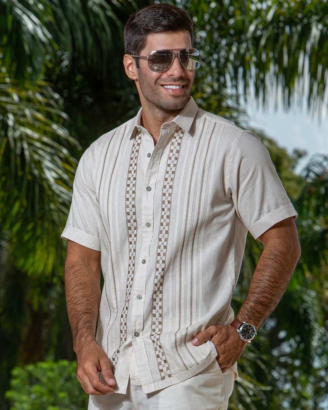 Guayabera y Camisa Artesanal Caqui Manga Corta Calado y Randas 1 Guayabera y Camisa Artesanal Caqui