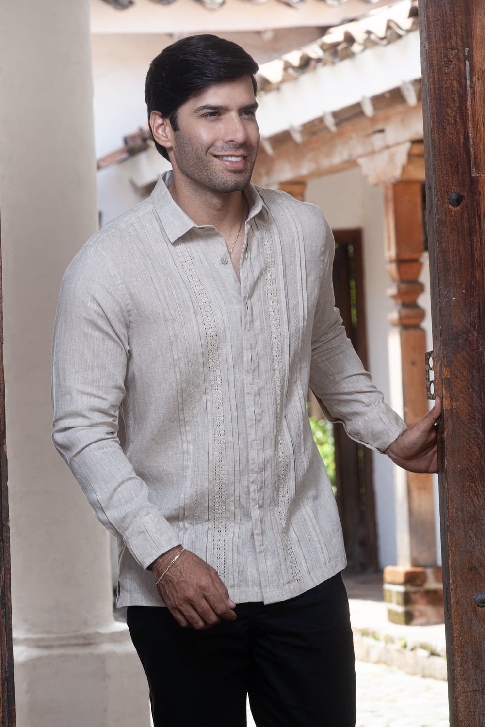 Guayabera Artesanal Color Arena Sabiduria en Lino