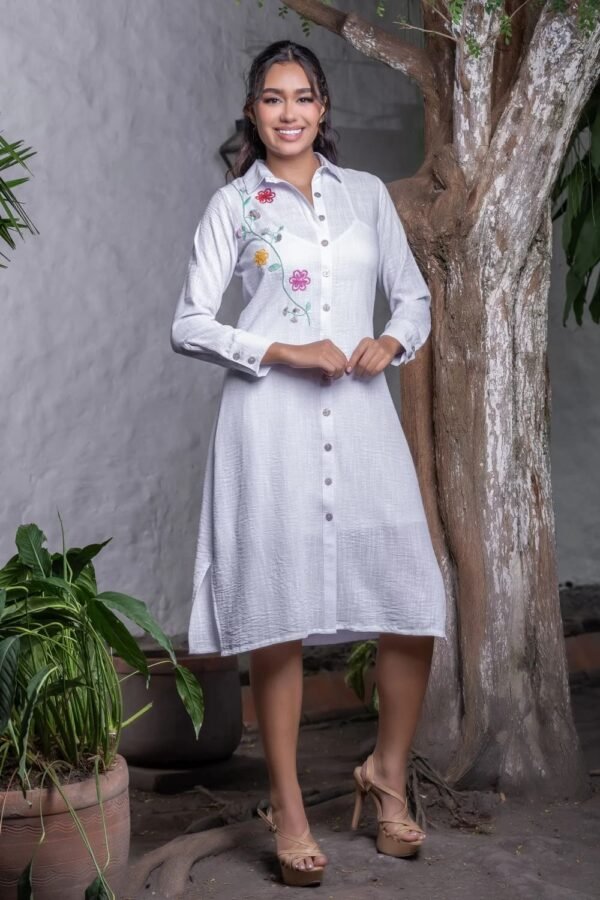 KAFLAN Vestido Blanco Bordado - Camino de Flores