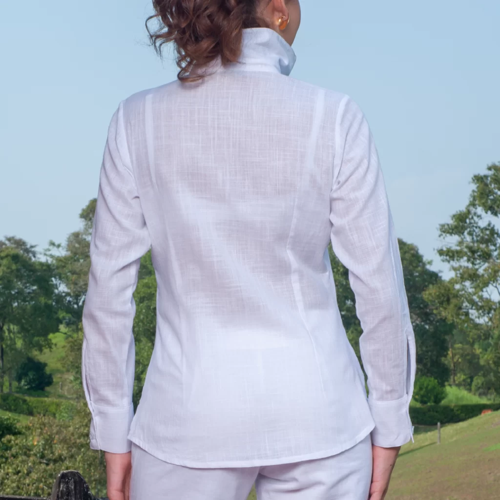 Guayabera para Mujer en Inírida Flor Eterna 2024 4 Mesa de trabajo 1 2 1024x1024 1