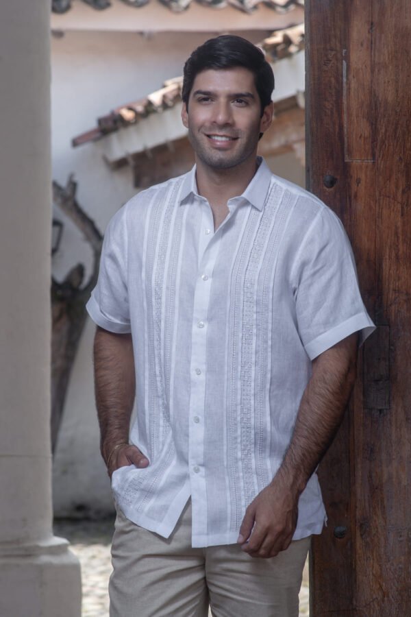 guayabera blanca legado ancestral en lino